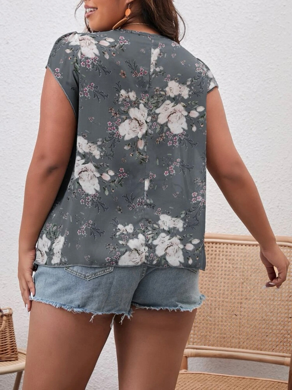 Floral Print Keyhole Neckline Blouse