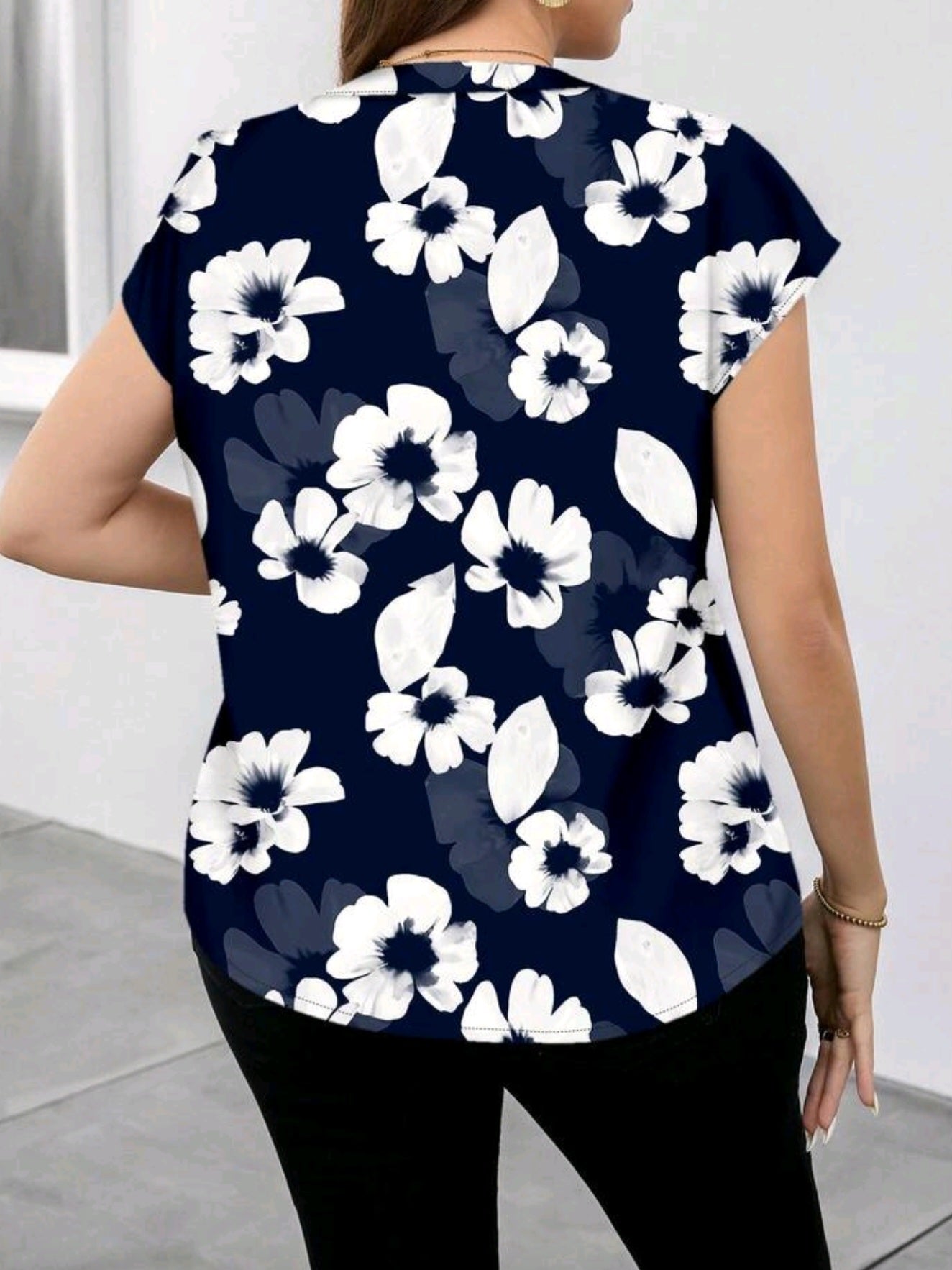 3574 Floral Print Notch Collar Top