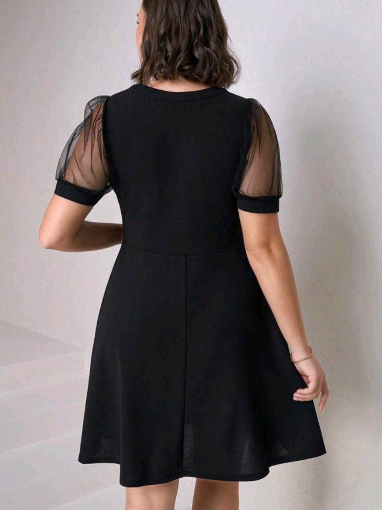 4466 Keyhole Neck Dress