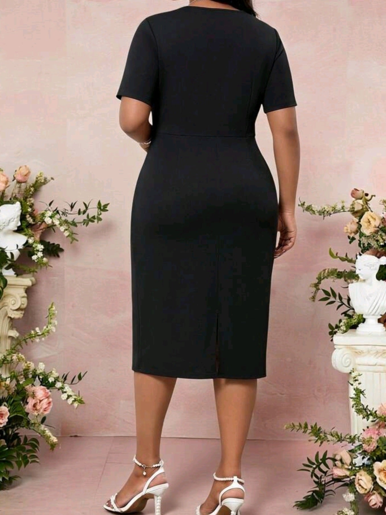 2756 V-Neck Ruched Midi Dress