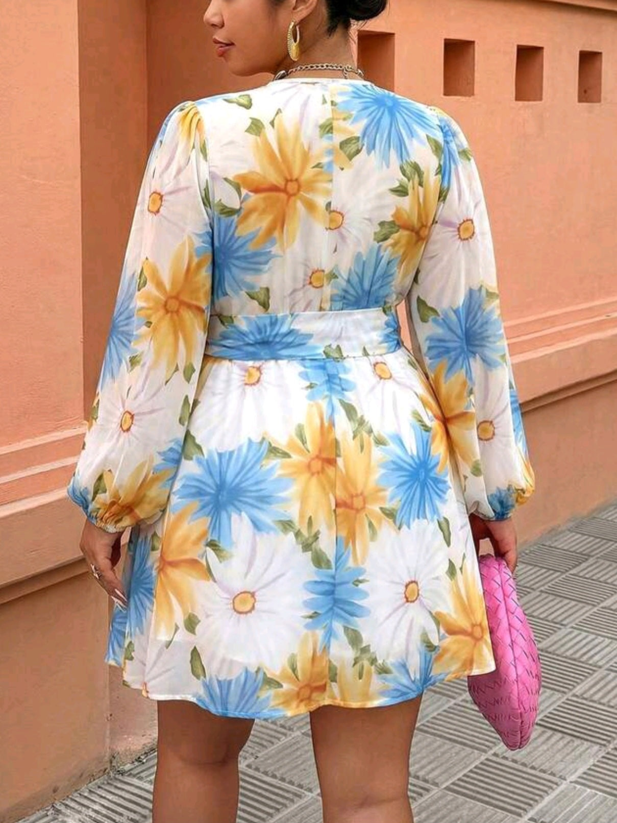 1009 V-Neck Long-Sleeve Dress