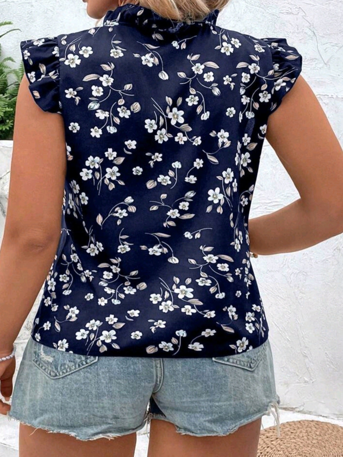 #4738 Ruffle Hem Ditsy Floral Flutter Sleeves Blouse
