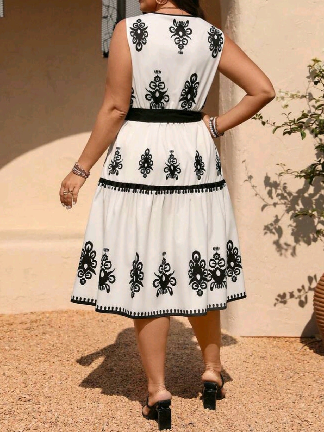 0048 Waist Tie Bow V-Neck Printed Mid Dress