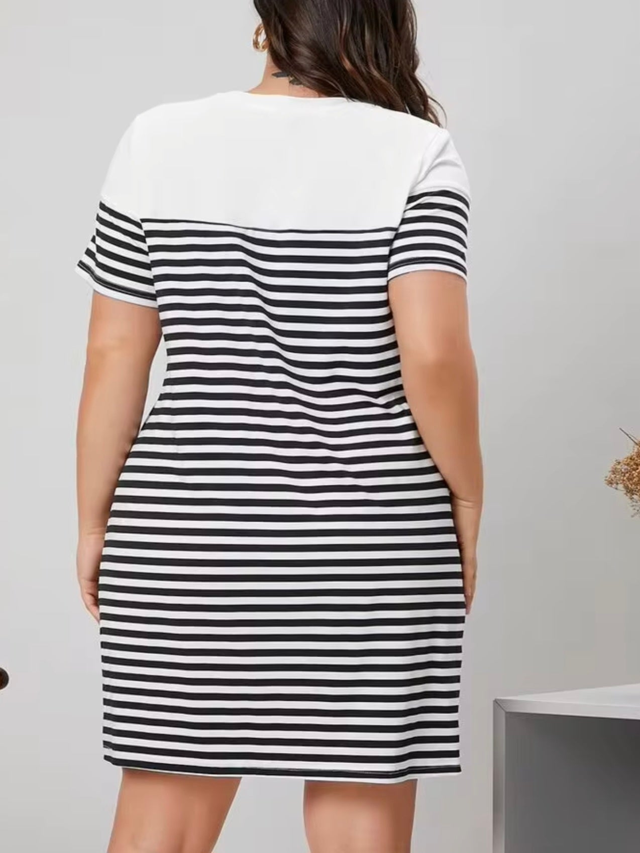 2124 Striped Print Tee Dress