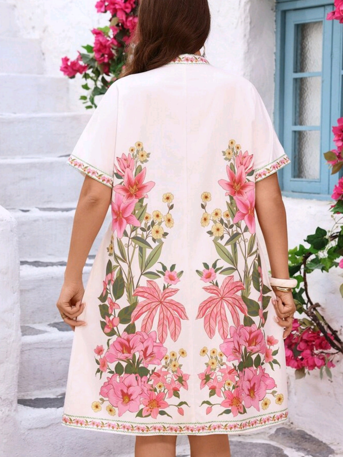 3919 V-Neck Flowy Dress
