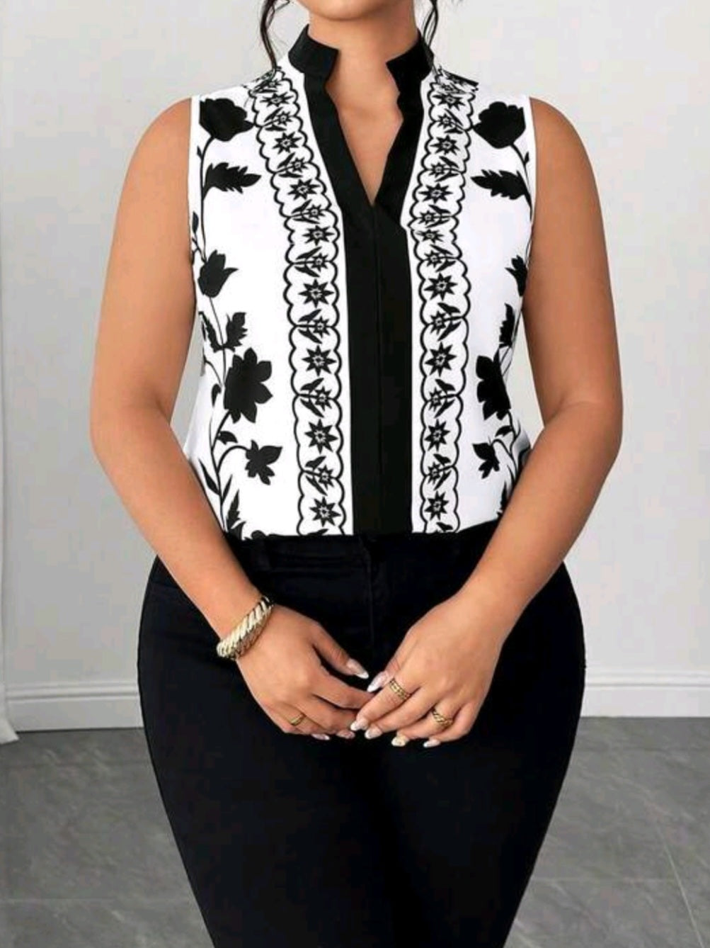 9990 V-Neck Blouse
