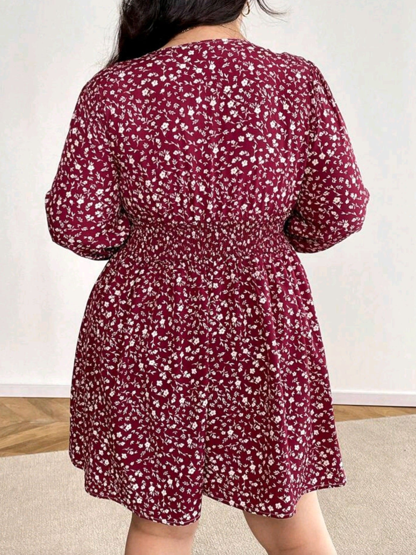 6110 V-Neck Ditsy Floral Dress