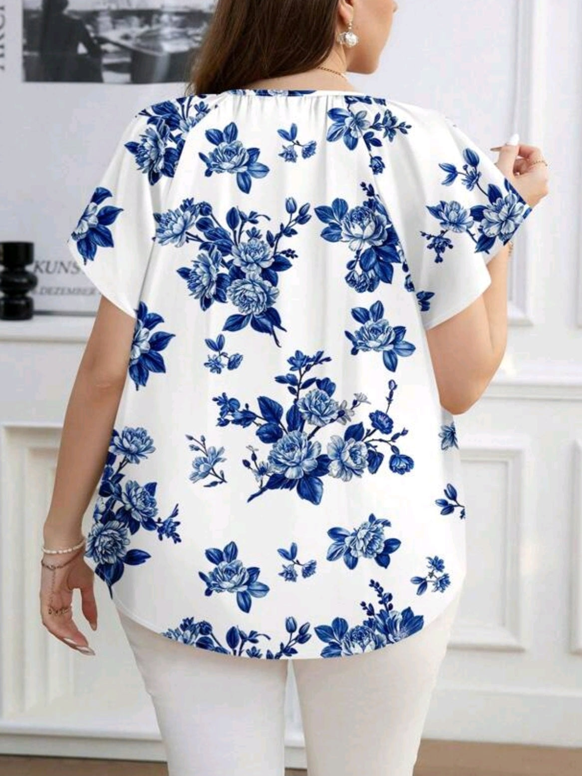 9523 Loose Fit Round Neck Blouse