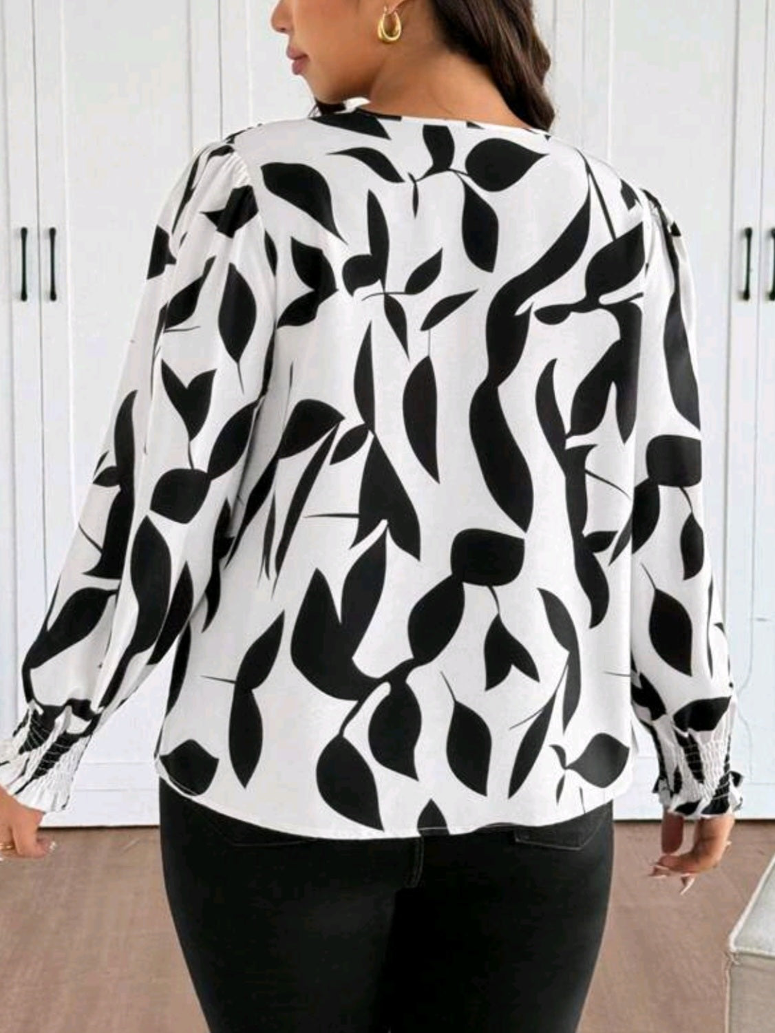 #0808 Allover Print Lantern Sleeve Blouse
