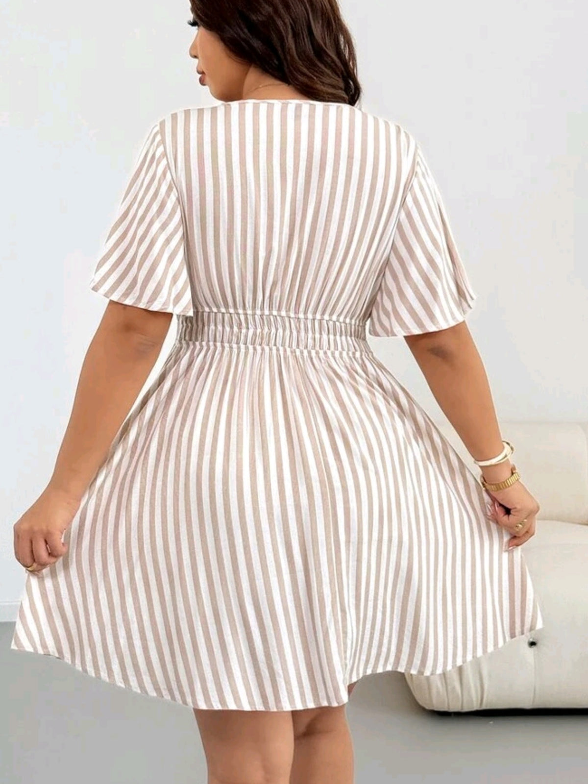 3292 Waist-Cinching Dress